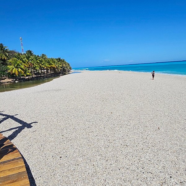 BAHIA DE LAS AGUILAS + BARAHONA